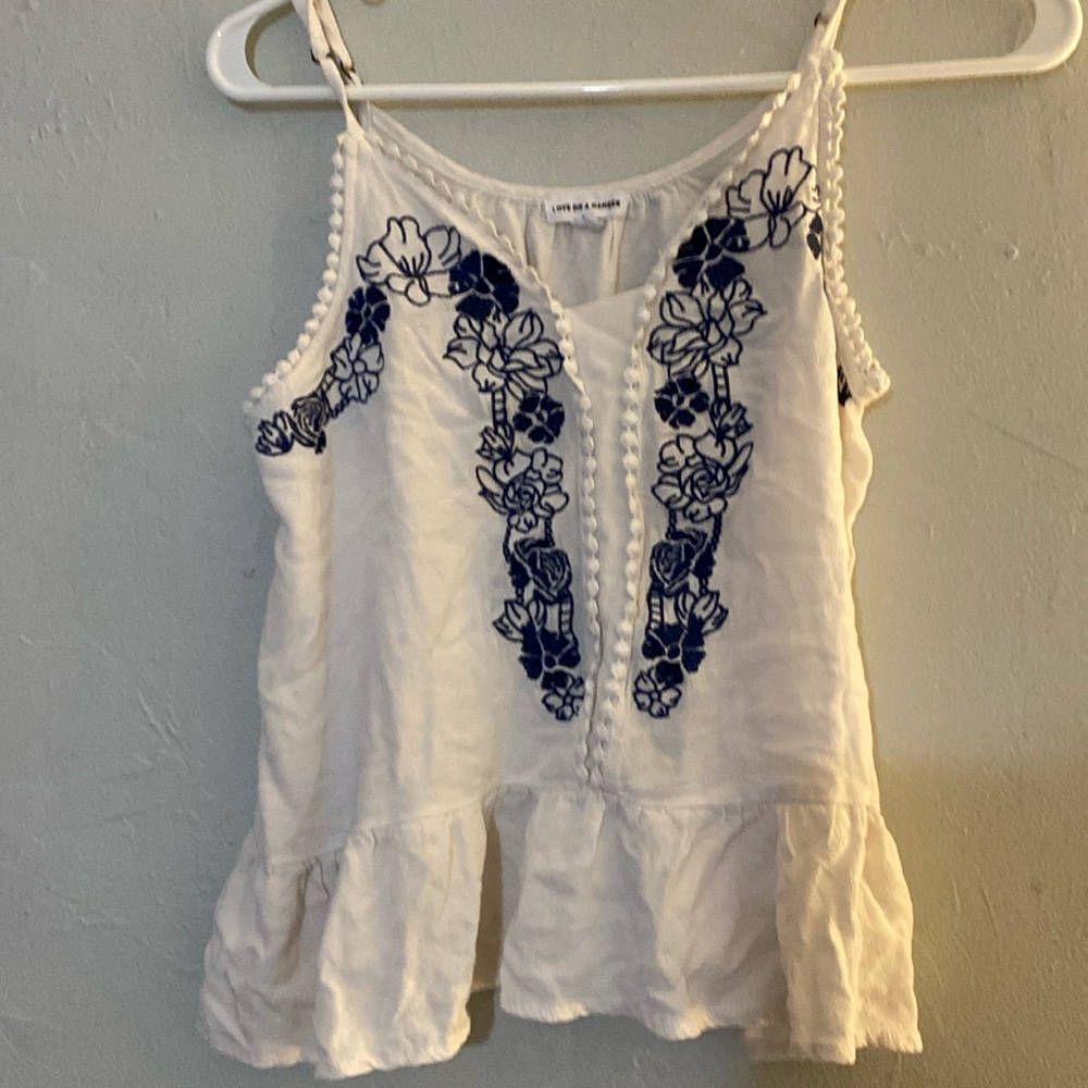 Love on a Hanger size medium tank top